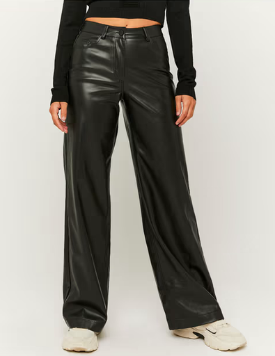 Calça de couro preta wide leg