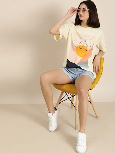Camiseta oversized creme